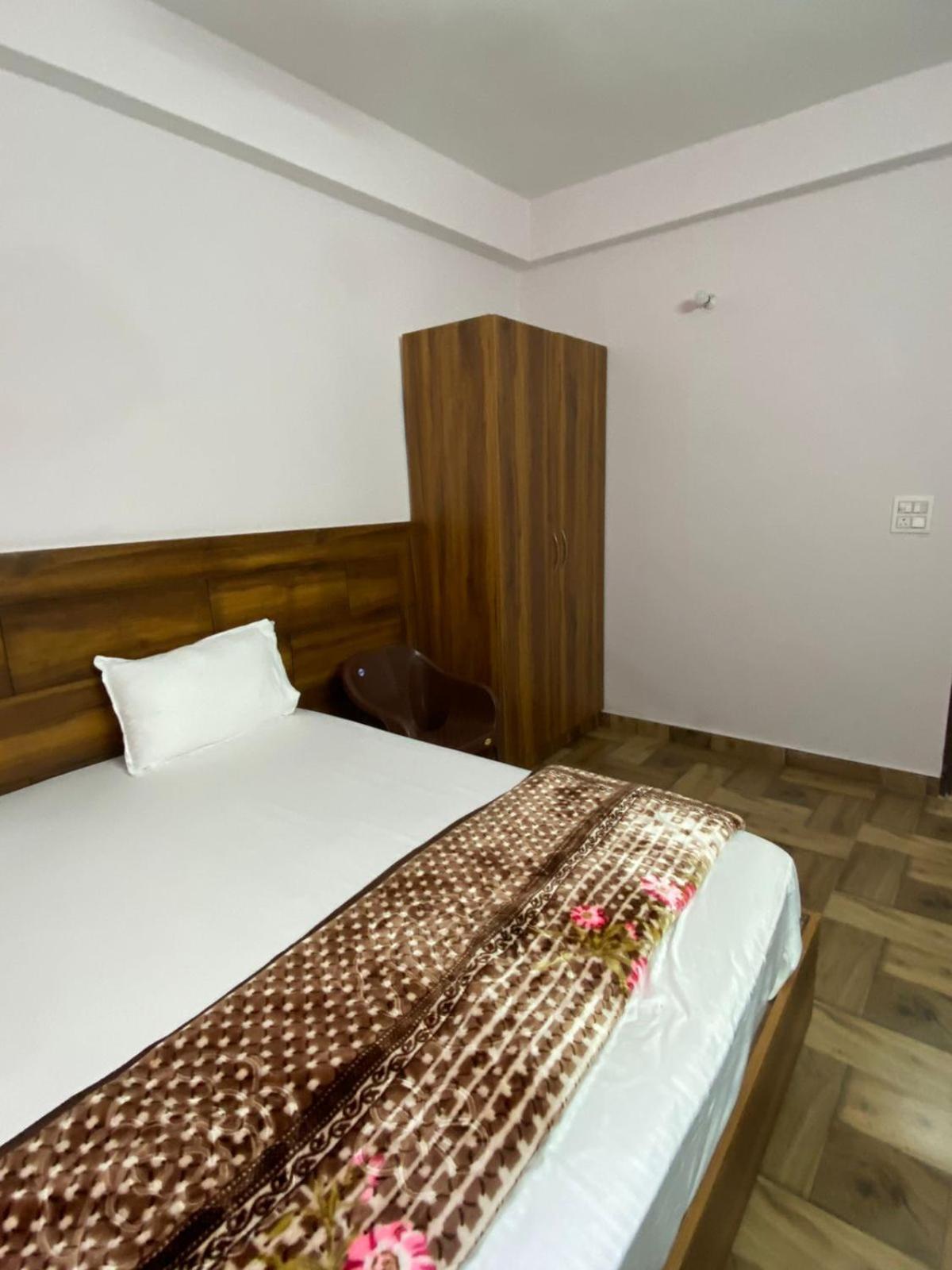 Crescent Moon Homestay Rishīkesh Dış mekan fotoğraf