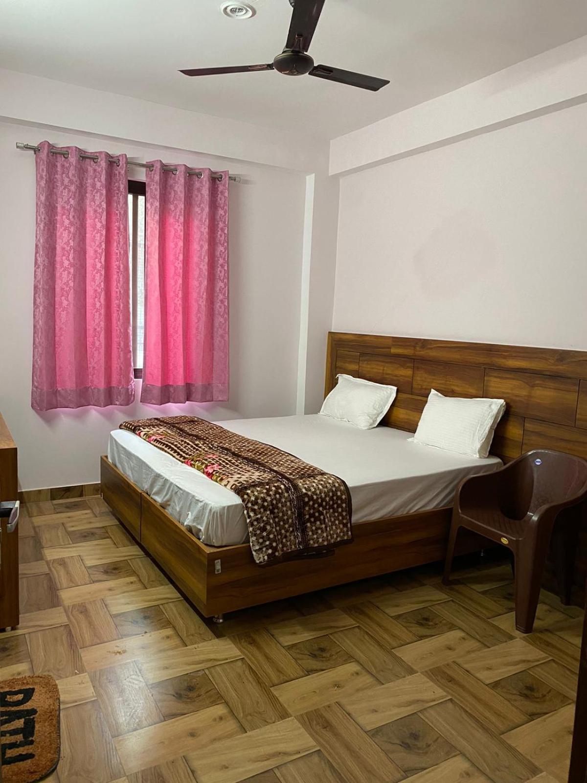 Crescent Moon Homestay Rishīkesh Dış mekan fotoğraf