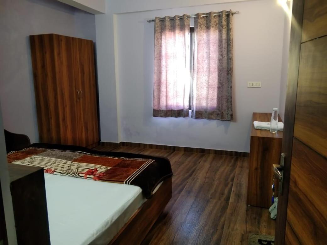 Crescent Moon Homestay Rishīkesh Oda fotoğraf