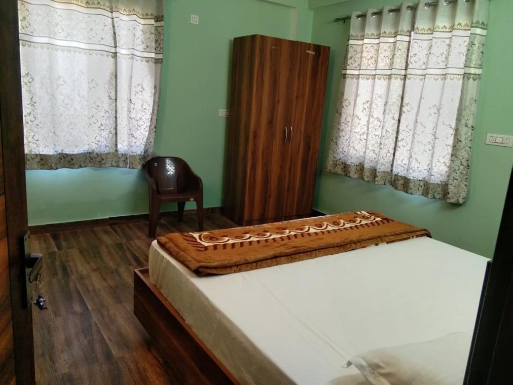 Crescent Moon Homestay Rishīkesh Oda fotoğraf