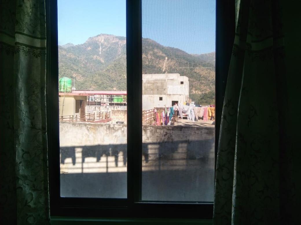 Crescent Moon Homestay Rishīkesh Oda fotoğraf